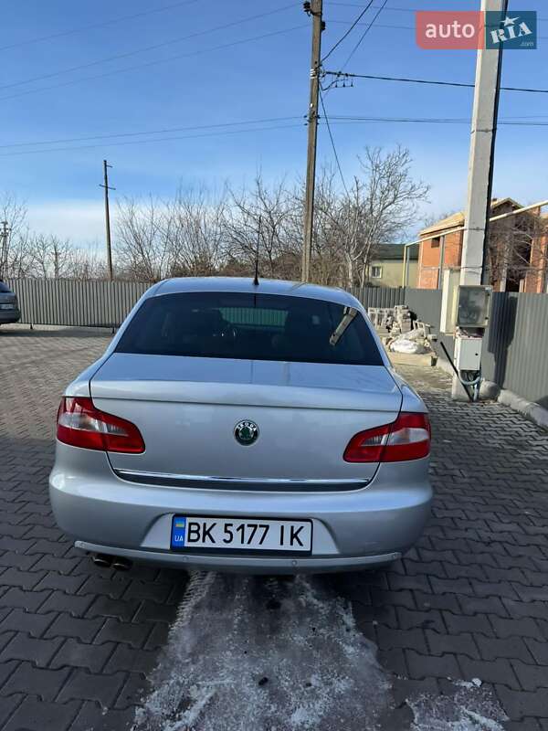 Лифтбек Skoda Superb 2008 в Львове