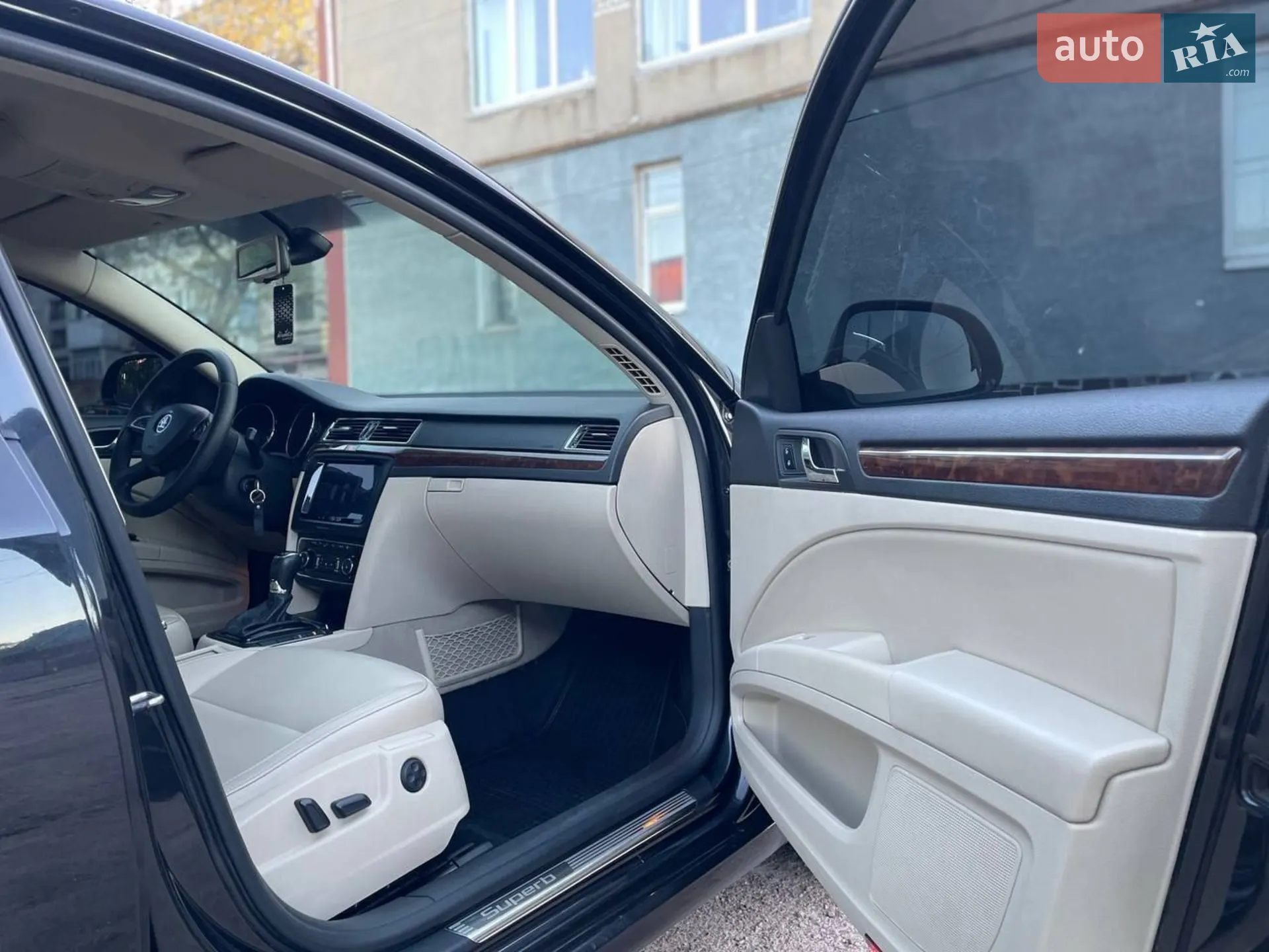 2013 Skoda Superb - мініатюра 28