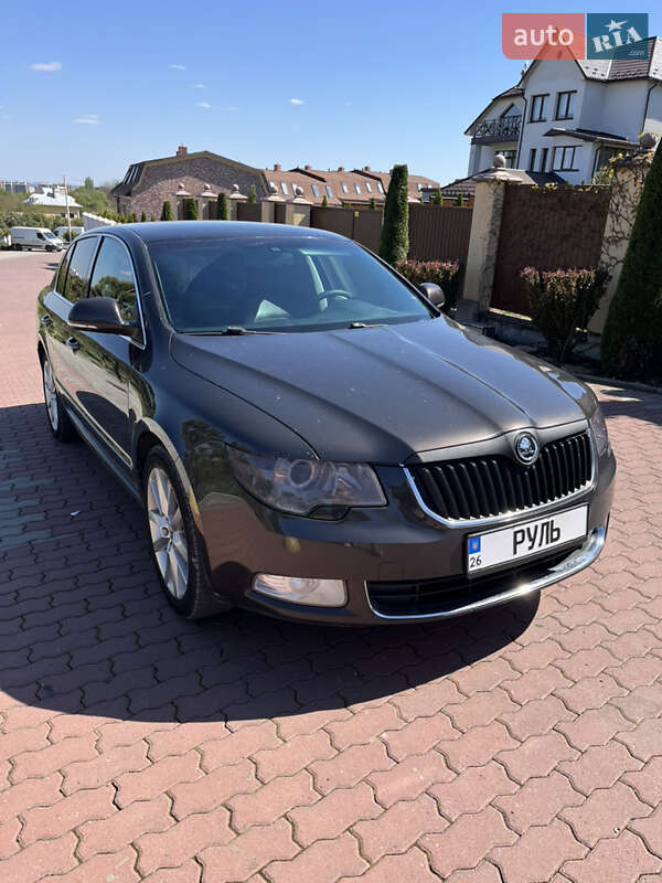 Ліфтбек Skoda Superb 2009 в Чернівцях