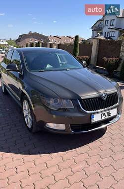 Лифтбек Skoda Superb 2009 в 