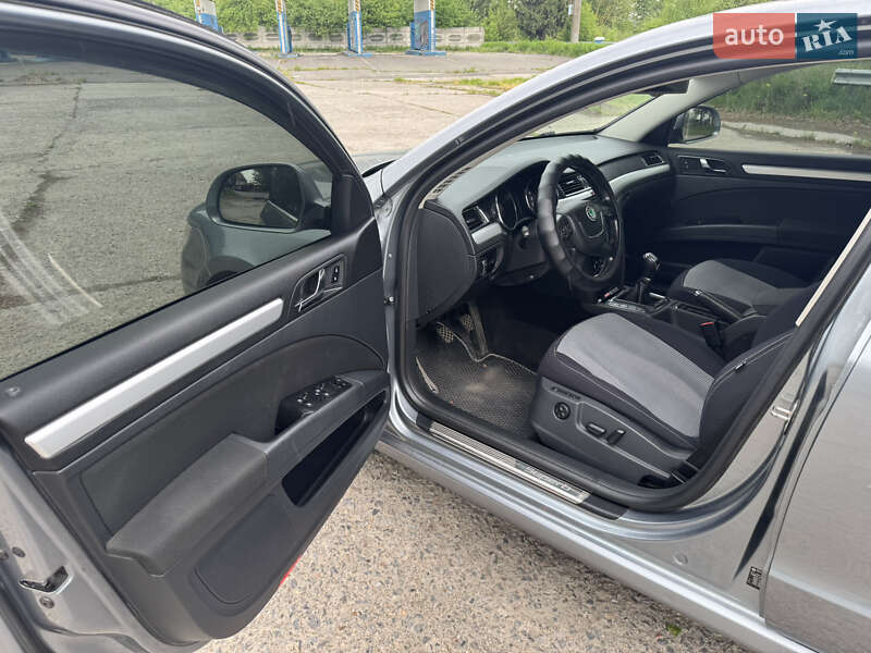 Лифтбек Skoda Superb 2011 в Хмельницком