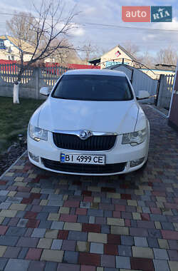 Лифтбек Skoda Superb 2011 в 