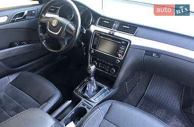 Лифтбек Skoda Superb 2011 в 