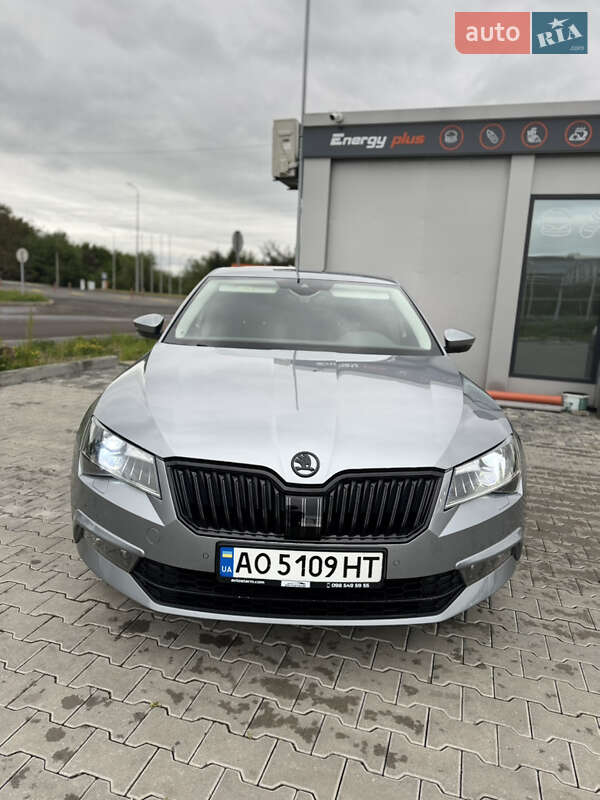 Ліфтбек Skoda Superb 2017 в Мукачевому