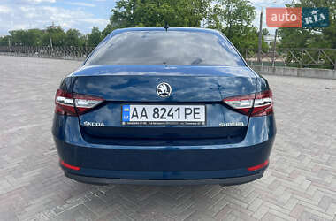 Ліфтбек Skoda Superb 2017 в 