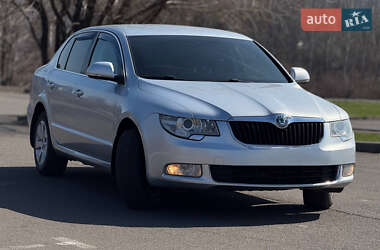 Лифтбек Skoda Superb 2012 в 