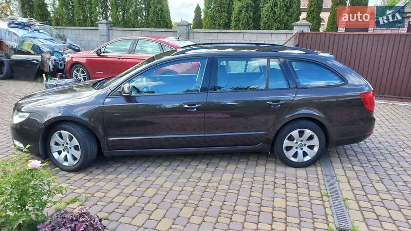 Універсал Skoda Superb 2011 в Рівному