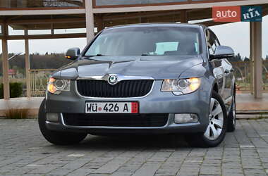 Лифтбек Skoda Superb 2011 в 