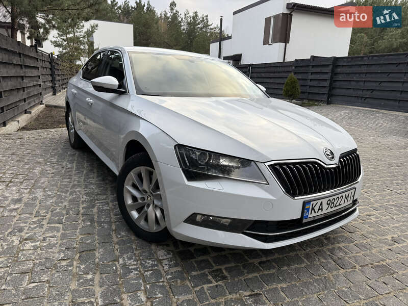Ліфтбек Skoda Superb 2019 в Києві