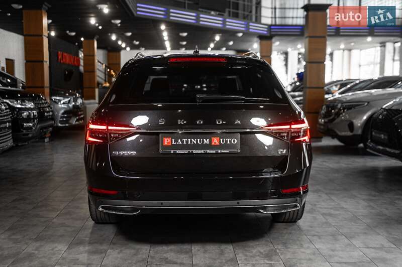Універсал Skoda Superb 2020 в Ужгороді