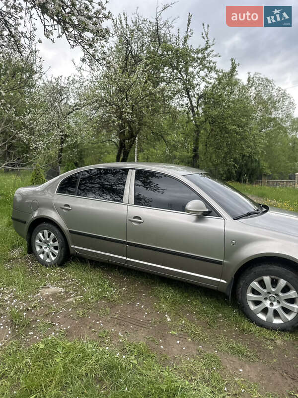 Лифтбек Skoda Superb 2007 в Делятине