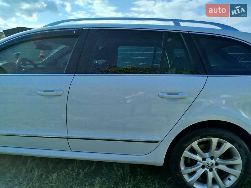 Універсал Skoda Superb 2014 в Охтирці