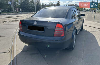 Лифтбек Skoda Superb 2005 в 