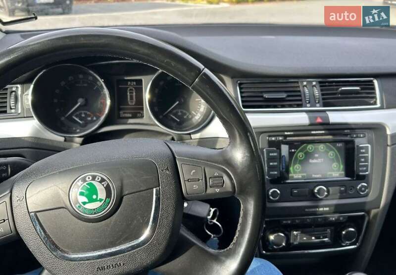 Ліфтбек Skoda Superb 2011 в Хмельницькому