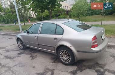 Лифтбек Skoda Superb 2006 в 