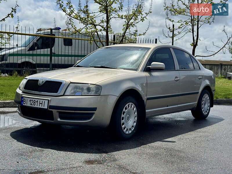 Лифтбек Skoda Superb 2005 в 