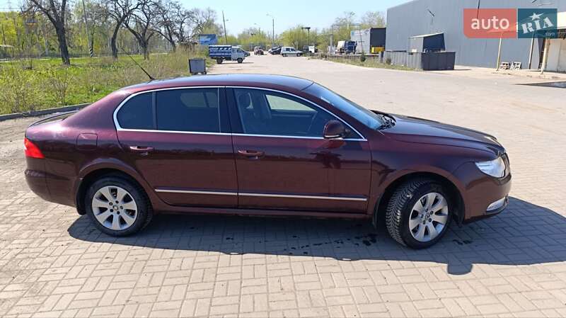 Лифтбек Skoda Superb 2009 в Краматорске