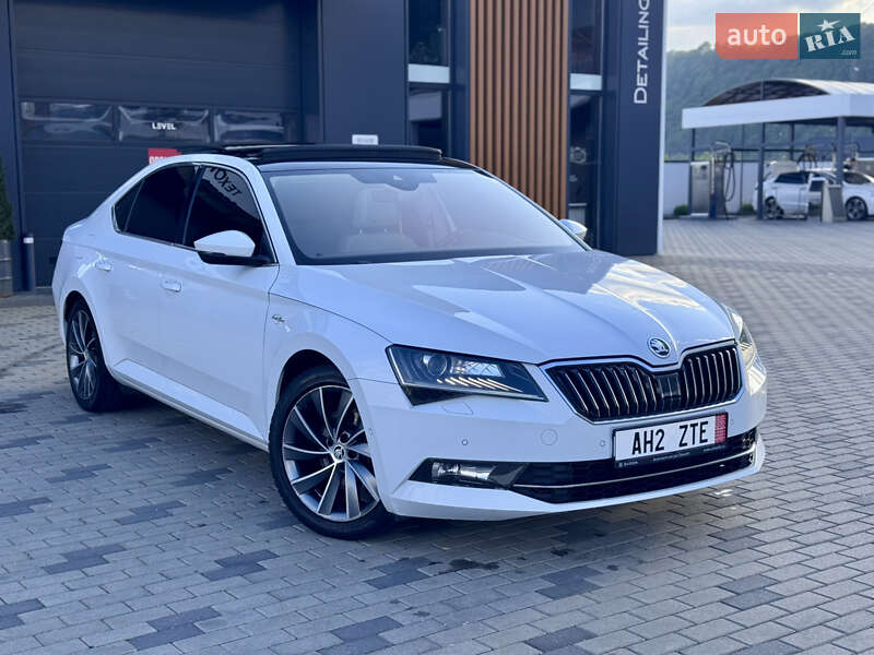 Лифтбек Skoda Superb 2017 в 