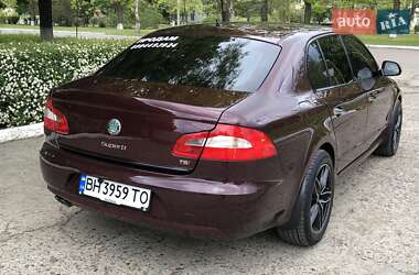 Лифтбек Skoda Superb 2009 в 