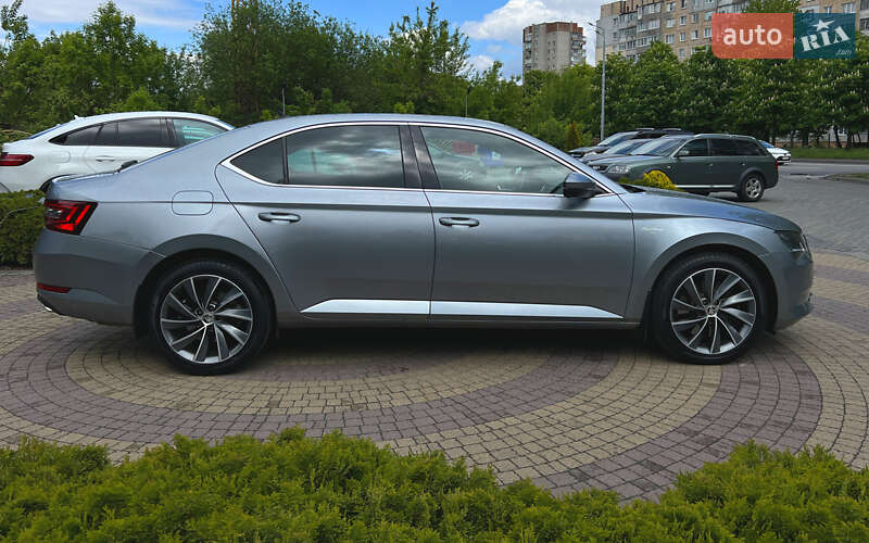 Лифтбек Skoda Superb 2018 в Львове