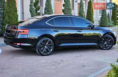 Ліфтбек Skoda Superb 2019 в 