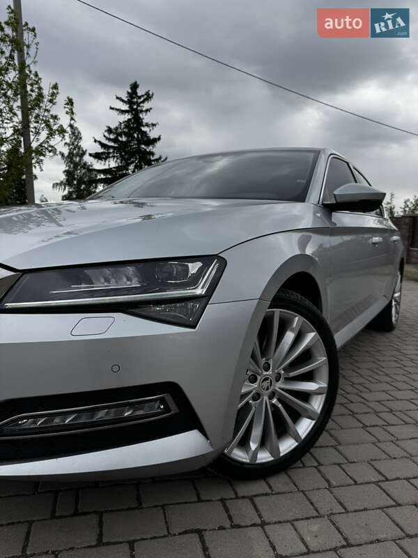 Лифтбек Skoda Superb 2020 в Ивано-Франковске