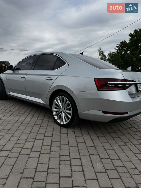 Лифтбек Skoda Superb 2020 в Ивано-Франковске