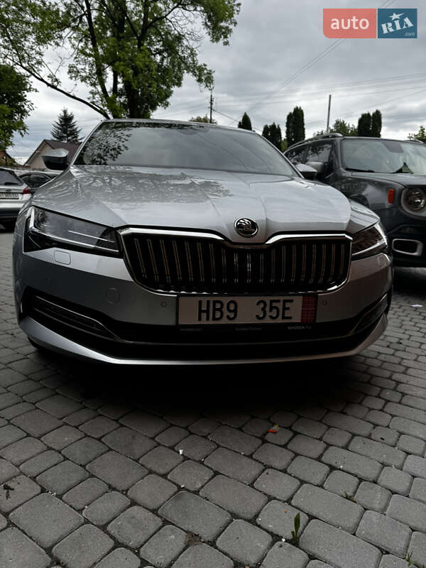 Лифтбек Skoda Superb 2020 в Ивано-Франковске