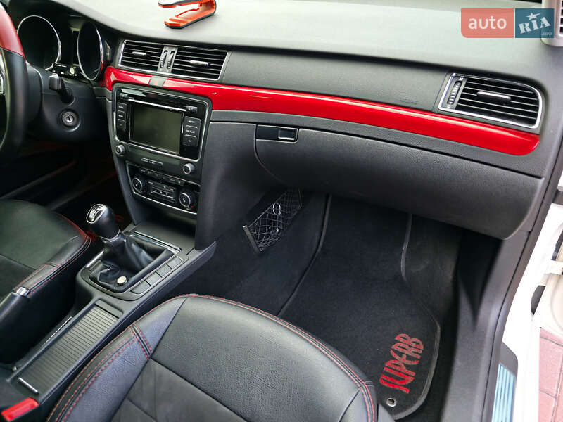 Универсал Skoda Superb 2013 в Киеве