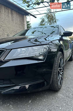 Ліфтбек Skoda Superb 2016 в 