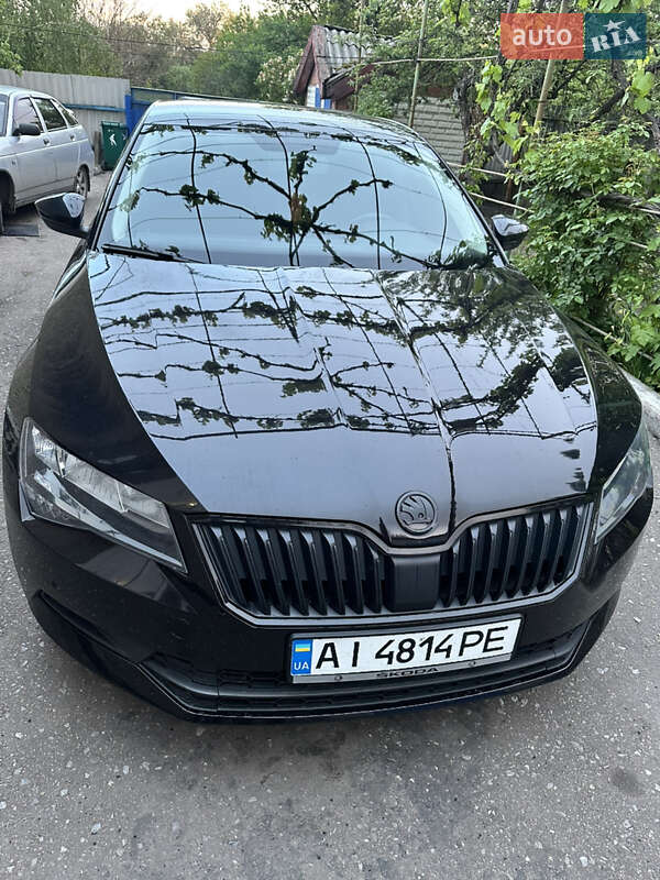 Ліфтбек Skoda Superb 2016 в Дніпрі