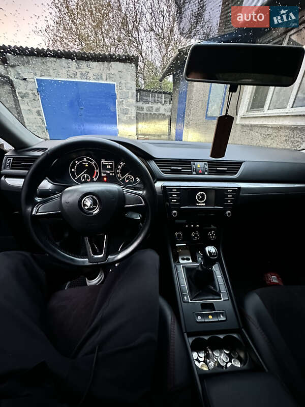 Ліфтбек Skoda Superb 2016 в Дніпрі