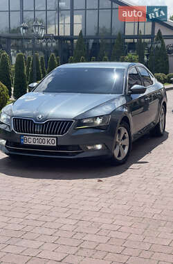 Лифтбек Skoda Superb 2016 в 
