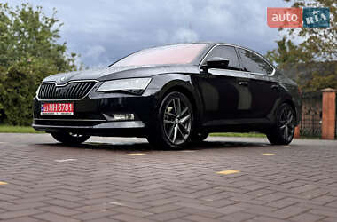 Ліфтбек Skoda Superb 2019 в 