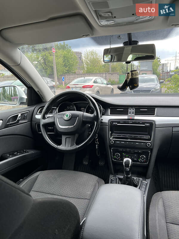 Универсал Skoda Superb 2012 в Киеве