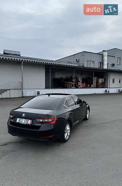 Ліфтбек Skoda Superb 2017 в 
