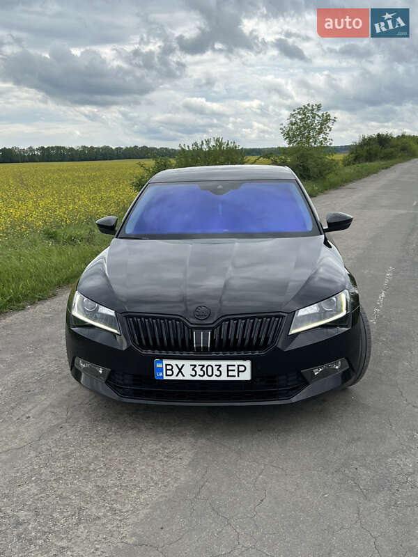 Ліфтбек Skoda Superb 2015 в Городку