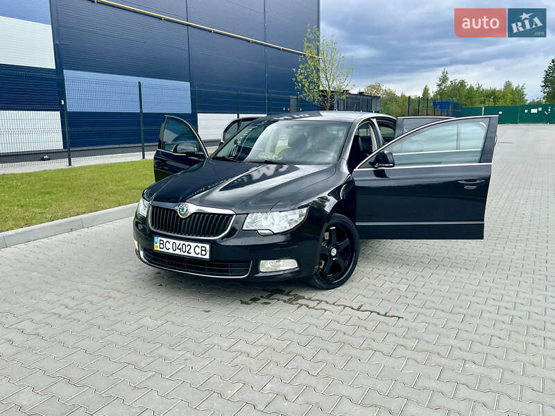 Лифтбек Skoda Superb 2009 в Львове