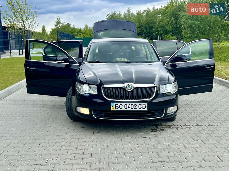 Лифтбек Skoda Superb 2009 в Львове