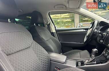 Лифтбек Skoda Superb 2016 в 