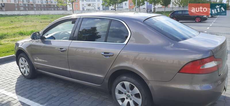 Лифтбек Skoda Superb 2012 в Софиевской Борщаговке