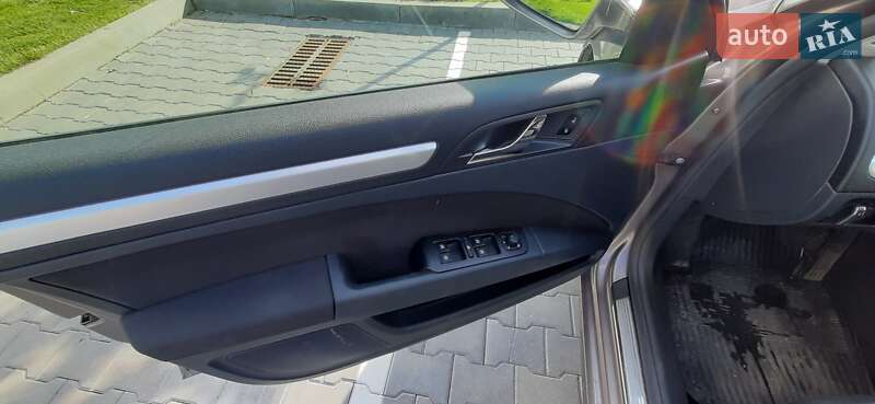 Лифтбек Skoda Superb 2012 в Софиевской Борщаговке