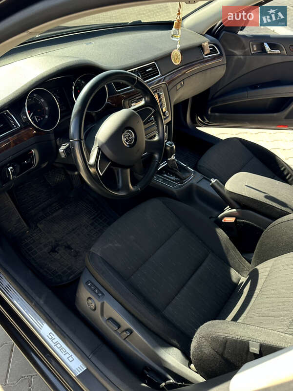 Лифтбек Skoda Superb 2014 в Измаиле