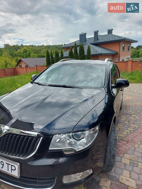 Універсал Skoda Superb 2012 в Львові