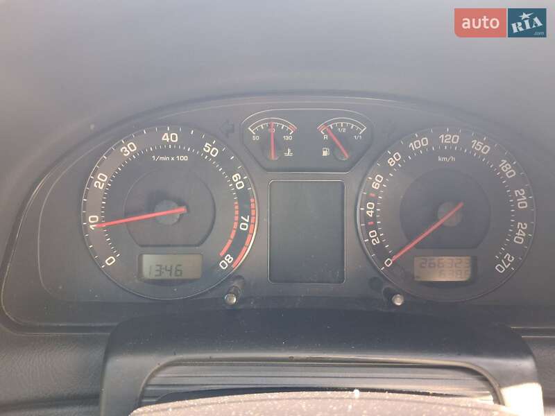 Лифтбек Skoda Superb 2004 в Чернигове