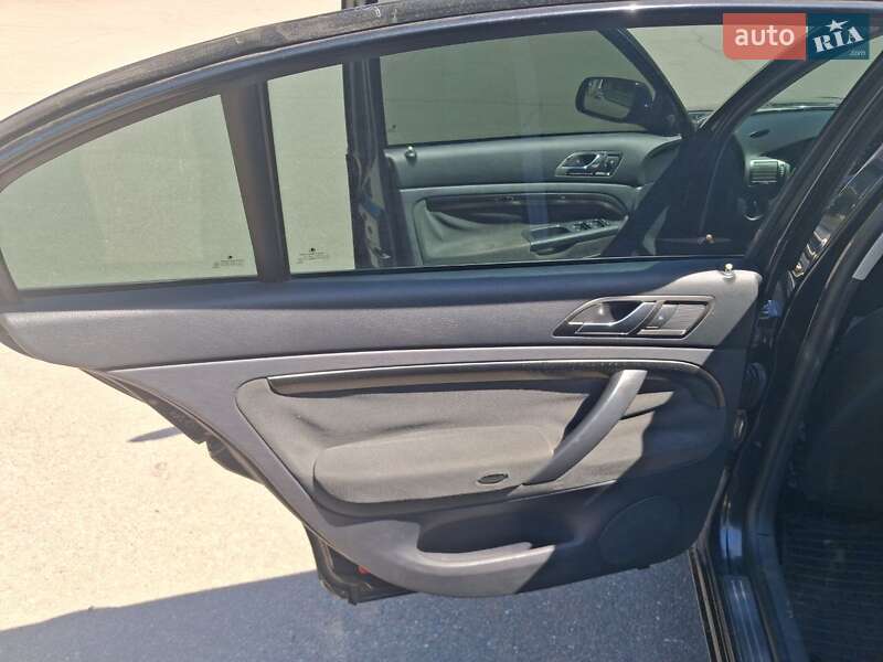 Лифтбек Skoda Superb 2004 в Чернигове