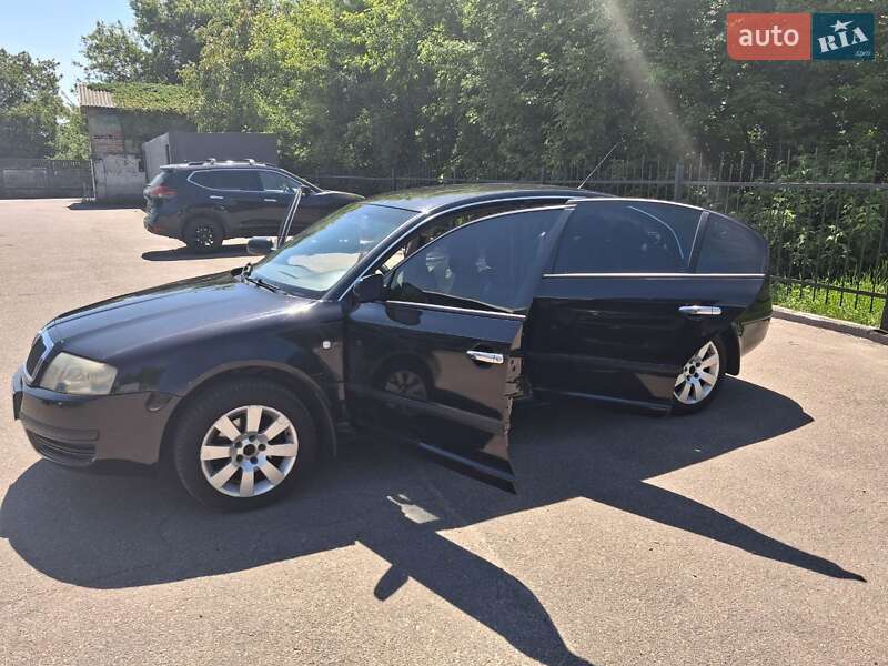 Лифтбек Skoda Superb 2004 в Чернигове