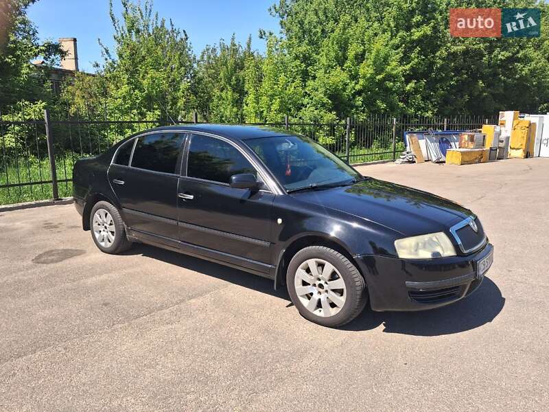 Лифтбек Skoda Superb 2004 в Чернигове