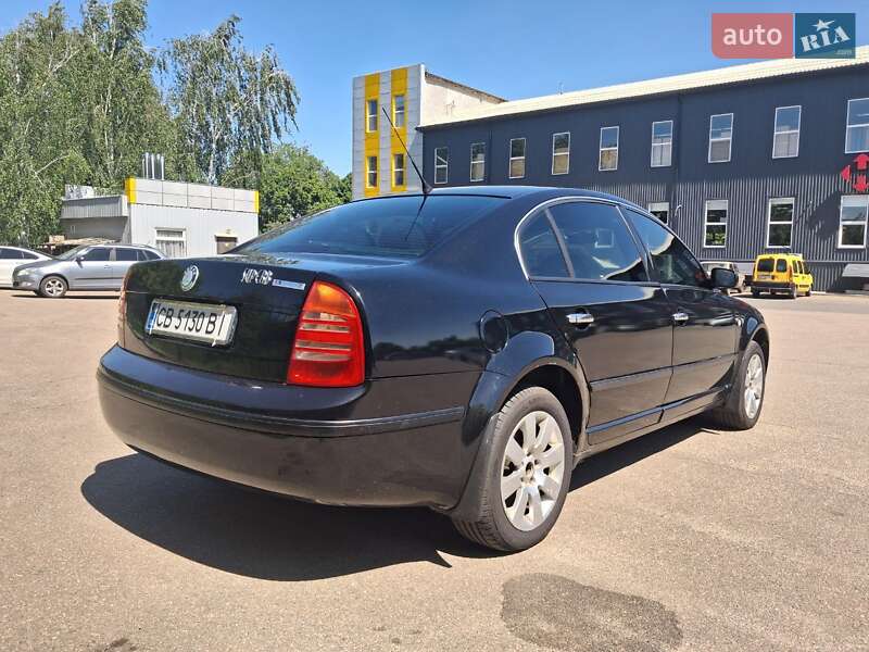 Лифтбек Skoda Superb 2004 в Чернигове