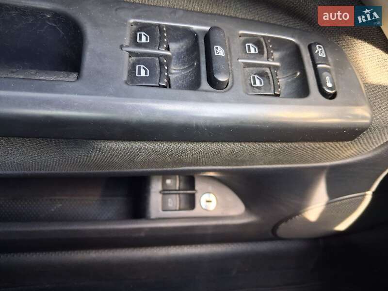 Лифтбек Skoda Superb 2004 в Чернигове